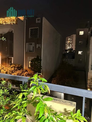 Bán nhà MT Tân Phú sát Văn Cao, 4x19, 3 tầng, 4PN, 4WC, 9 tỷ TL