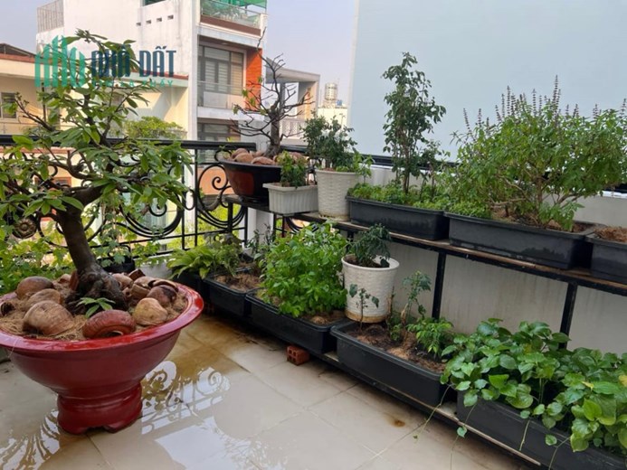 Bán nhà MT kế Ng Sơn, giao Văn Cao, 70m2 nở hậu, 4PN, 4WC, 12 tỷ (TL).