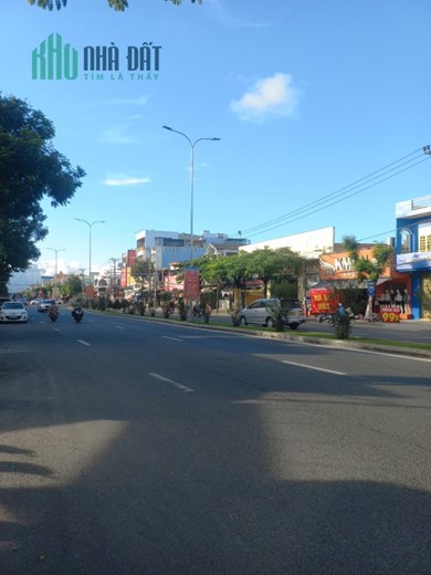 NHÀ 3 MẶT TIỀN - 3,5 TẦNG ĐƯỜNG TÔN ĐỨC THẮNG