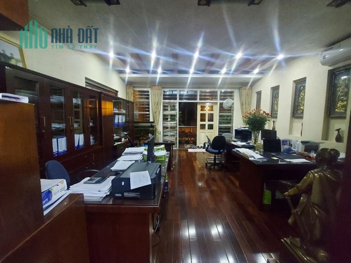 2 tỷ 400 triệu sở hữu ngay nhà  4, 5 tầng mới, Ô TÔ ĐỖ SÂN , TẠI PHỐ BÁT KHỐI ( GIA LÂM)