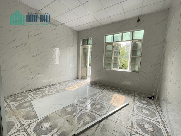 Chính Chủ Bán Nhanh Khách Sạn Lô Góc Kinh Doanh Doanh Tiền Khủng Khiếp. Vỉa Hè Đá Bóng.