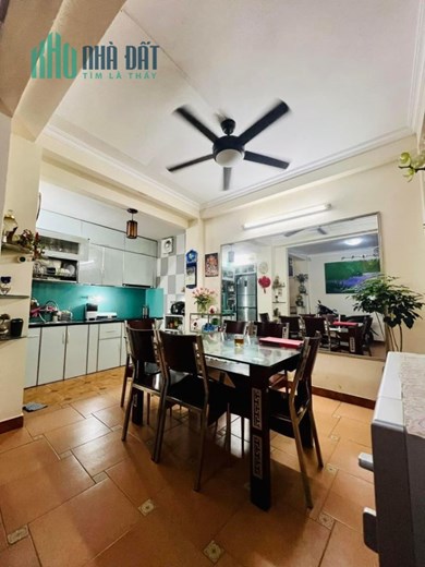 Bán nhà phố Cát Linh, căn góc, sát phố, nhà đẹp, Nt xịn, 38m, 4 tỷ 99