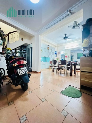 Bán nhà phố Cát Linh, căn góc, sát phố, nhà đẹp, Nt xịn, 38m, 4 tỷ 99