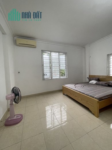 Cho thuê nhà 3 tầng gần chợ Lũng Hoa giá  5 tr tháng