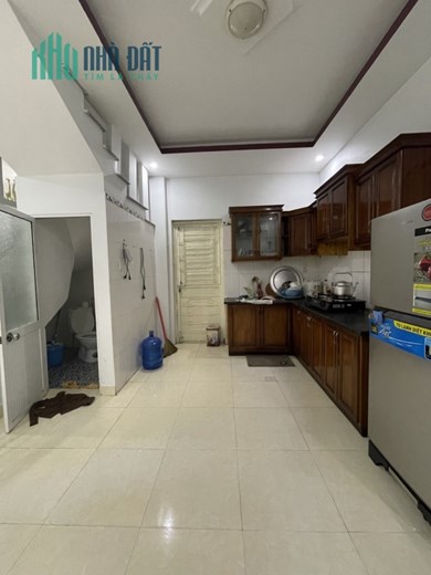 Cho thuê nhà 3 tầng gần chợ Lũng Hoa giá  5 tr tháng