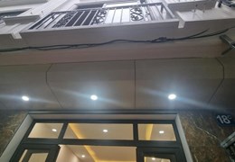 BÁN NHÀ MỚI LA THÀNH-BA ĐÌNH. DT 34M2-5T-MT 4,5M.NGÕ THÔNG-NHÀ THOÁNG- ĐẸP.GIÁ 4,5 TỲ