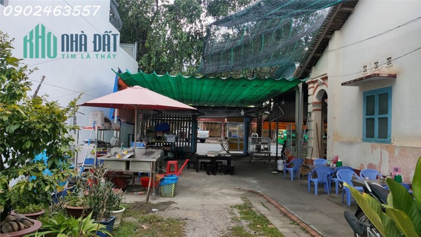 Hòa mình vào quá khứ: Ngôi nhà phố cổ mang đến không gian lịch sử đầy phong cách.
