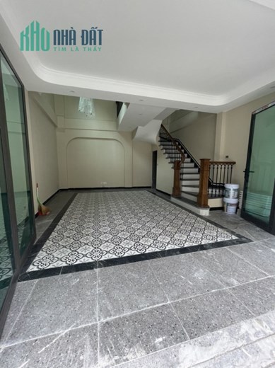 Bán nhà Ngọc Trì ,Long Biên 40m2 ,6 tầng ,lô góc ,gara oto 7 chỗ giá hơn 5 tỷ