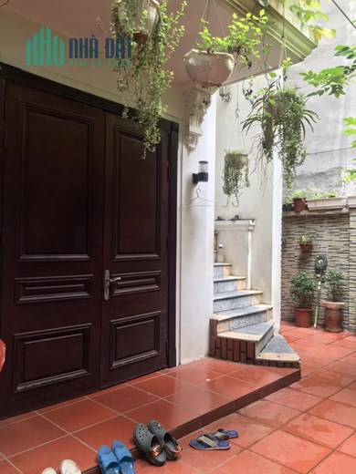 Cho thuê nhà Nguyễn Chính ,Diện tích MB 128m2 , DTXD : 65x 3 tầng , giá 16tr
