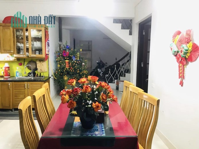 Cho thuê nhà Nguyễn Chính ,Diện tích MB 128m2 , DTXD : 65x 3 tầng , giá 16tr