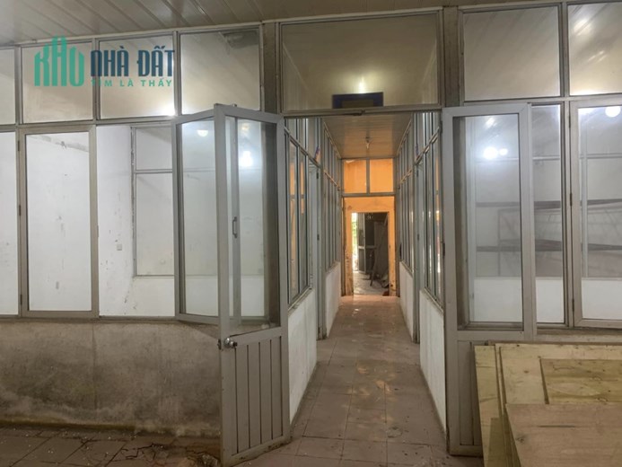 Cho thuê nhà mặt phố Yên Lạc ,DT 152m2 x 1 tầng ,MT 7m , giá 30tr