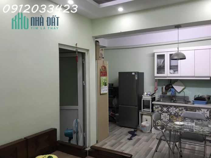 Chính chủ cần Bán căn hộ tập thể tầng 4 Văn Nghệ Sỹ, Phường Kim Mã, Quận Ba Đình.