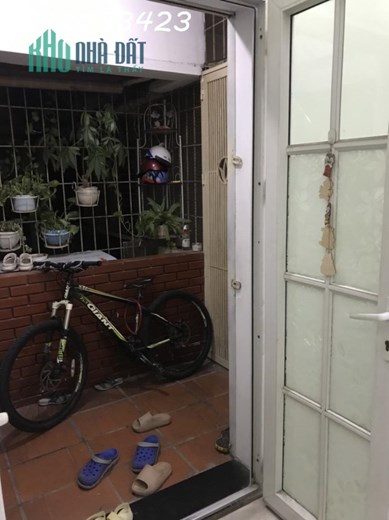 Chính chủ cần Bán căn hộ tập thể tầng 4 Văn Nghệ Sỹ, Phường Kim Mã, Quận Ba Đình.