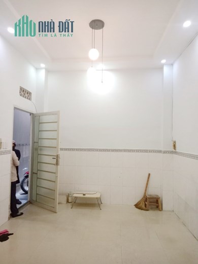 Nhà thuê  2 Tầng hẻm 290A Dương Bá Trạc P1Q8 -  6 Triệu / Tháng