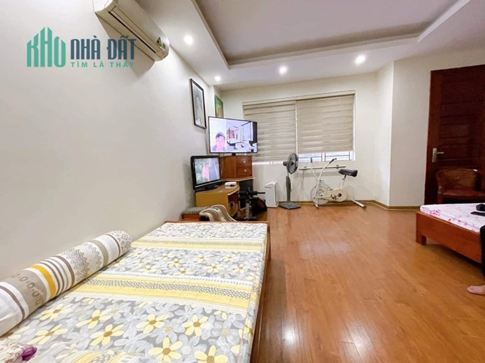 Chính Chủ Cần Bán Gấp Nhà Mặt Phố Trung Kính Quận Cầu Giấy.