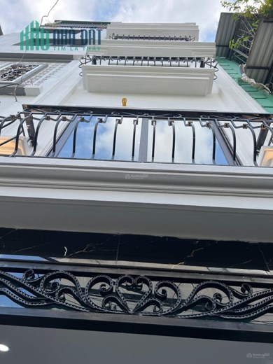 Nhỉnh 3 tỏi, nhà 4 tầng x 30m2, Bồ Đề ngay cầu Chương Dương