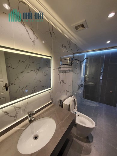 Chủ Nhà Cần Bán Gấp Nhà Đường Trần Duy Hưng Quận Cầu Giấy. Xây 7 Tầng Kinh Doanh Vip Nhất Phố.