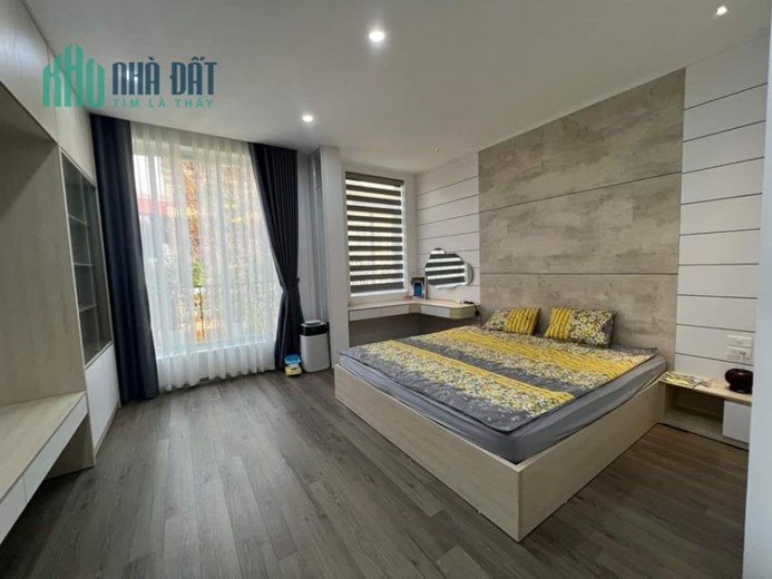 NHÀ SIÊU ĐẸP ,TRẦN CUNG NHÀ XÂY 5 TẦNG ,GẦN BỆNH VIỆN