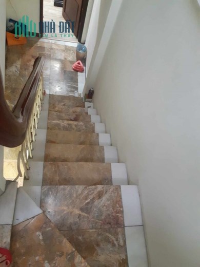 Cho thuê nhà nguyên căn, HGĐ, Hoàng Quốc Việt 35m2, 5T, 4N, 15tr, đủ đồ.