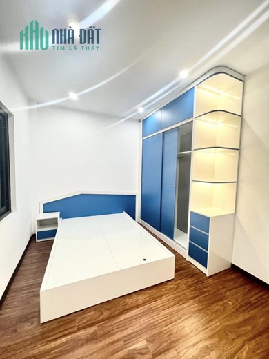 Bán nhà phố Hào Nam, 3 thoáng, gần phố, nhà mới Full Nt, chỉ 100tr/m2