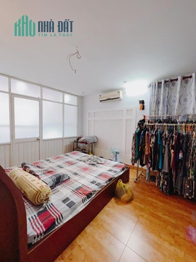NHÀ TÔN ĐẢN, Q.4, HẼM TRƯỚC NHÀ 3M, DT: 4.3x12.5, 3 TẦNG, NHỈNH 4 TỶ.