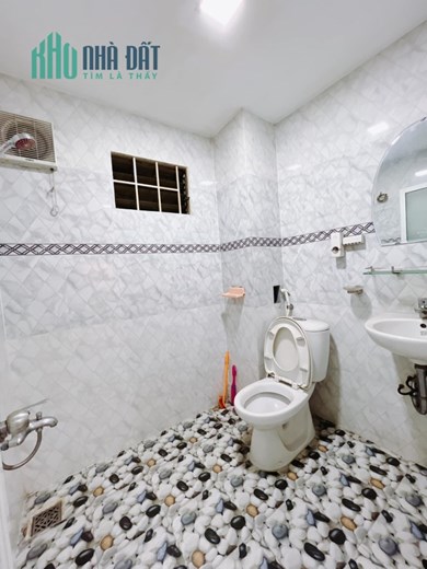 NHÀ KHÁNH HỘI, Q.4, HẼM 3.3M, DF: 4x8, 5 TẦNG, NHỈNH 5 TỶ.
