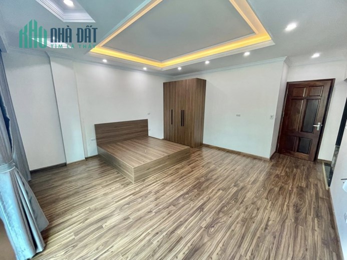 SIÊU PHẨM CẦU GIẤY - 9 TẦNG THANG MÁY - SỔ PHÂN LÔ - Ô TÔ TRÁNH - 100M2 35 TỶ