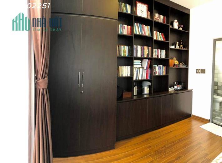 Bán Nhà Trung Tâm Hải Châu, Nhà 5 tầng có thang máy sịn sò, Dt 60m2, chỉ 5,5 tỷ ( 0767402251 )