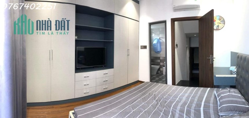 Bán Nhà Trung Tâm Hải Châu, Nhà 5 tầng có thang máy sịn sò, Dt 60m2, chỉ 5,5 tỷ ( 0767402251 )