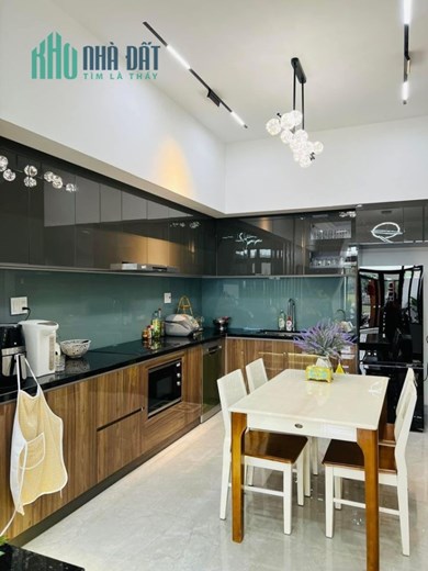 Dương Quảng Hàm , diện tích 35m , 5 Tầng ,  mặt tiền 4m , giá 4.65 tỷ