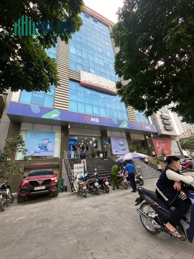 Bán tòa nhà văn phòng mặt phố Trần Thái Tông, 450m2 x 11 tầng MT 19m, 270 tỷ