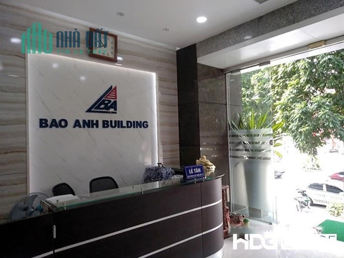 Bán tòa nhà văn phòng mặt phố Trần Thái Tông, 450m2 x 11 tầng MT 19m, 270 tỷ