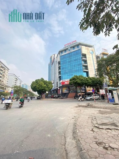 Bán tòa nhà văn phòng mặt phố Trần Thái Tông, 450m2 x 11 tầng MT 19m, 270 tỷ