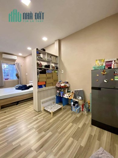 Bán Nhà diện tích 53M2, sổ nở hậu, vị trí giáp Q1, giá bán 5ty59