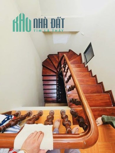TT Cầu Giấy ngõ thông, kinh doanh, nhà xây chất gỗ lim, dân trí cao 55m 5 tầng mt 4.5m 7.7 tỷ