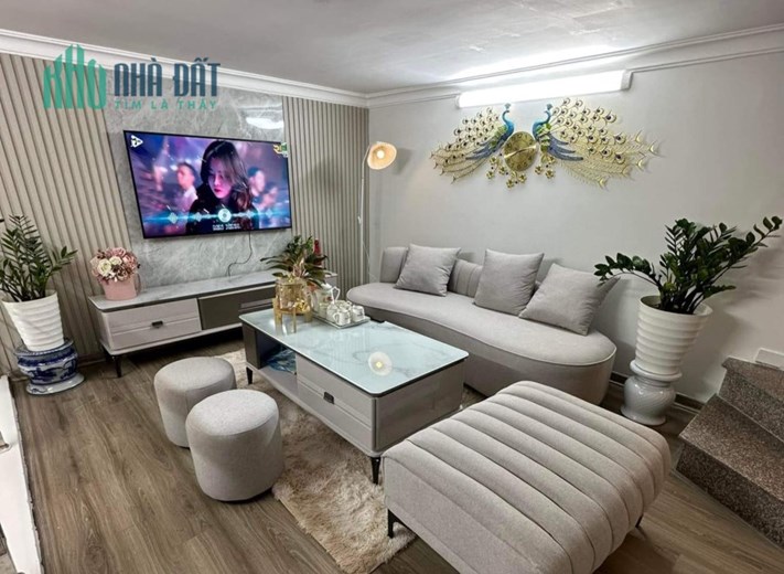 THỊNH QUANG, ĐỐNG ĐA,GẦN ĐƯỜNG,NỘI THẤT SANG 27M * 5T, NHỈNH 3 TỶ, LH 0909991368