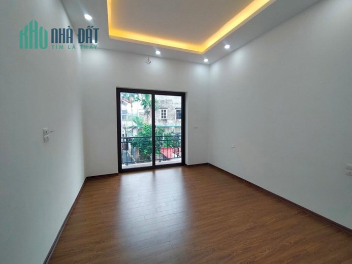 Cần Bán nhà 35m 5T NGô Gia Tự, Long Biên, oto ,KD, nhỉnh 3ty .