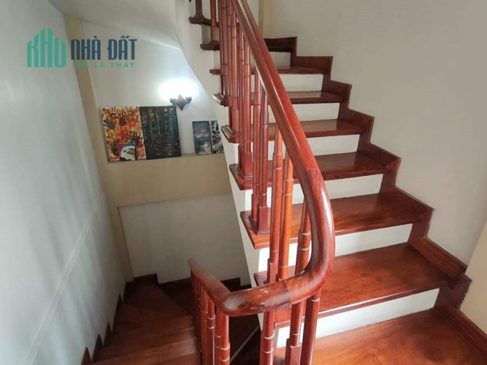 NHÀ ĐẸP Ở NGAY-MẶT NGÕ-GẦN PHỐ-LÔ GÓC-NỘI THẤT ĐẸP-LÒ ĐÚC QUẬN HAI BÀ-38M 7xTỶ