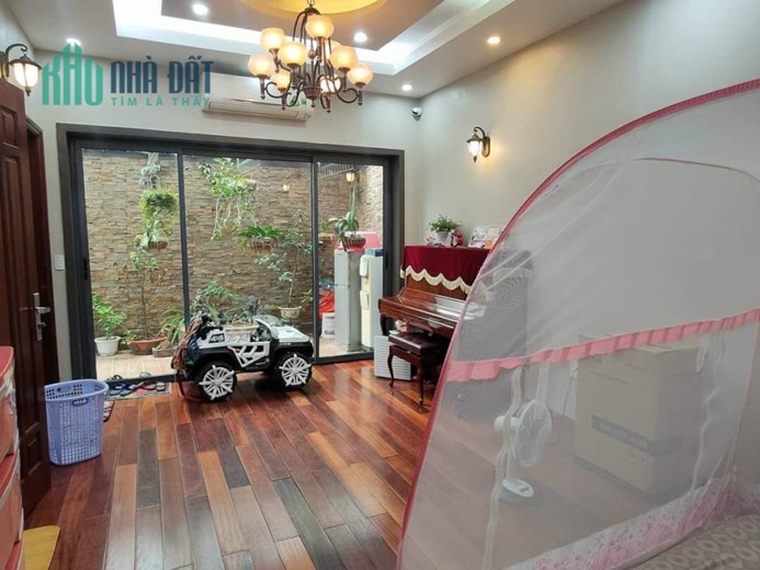NHÀ ĐẸP Ở NGAY-MẶT NGÕ-GẦN PHỐ-LÔ GÓC-NỘI THẤT ĐẸP-LÒ ĐÚC QUẬN HAI BÀ-38M 7xTỶ