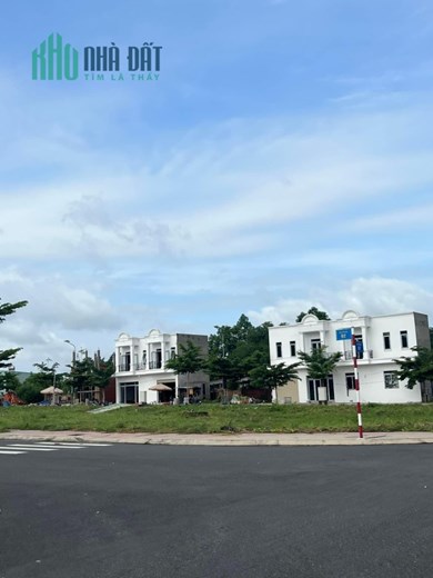 Bán gấp lô đất mặt tiền đường QL13 ngay trung tâm hành chính bình dương giá 800 triệu bao phi