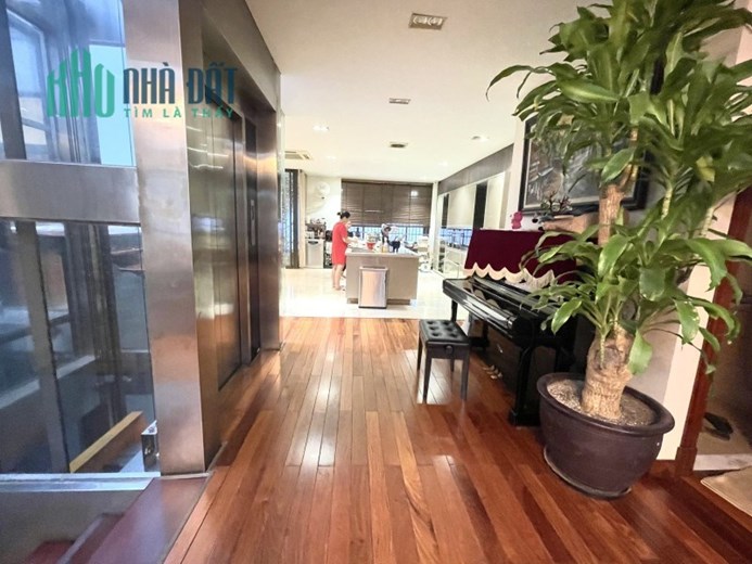 LÁNG HẠ BIỆT THỰ VÍP NHẤT BA ĐÌNH, DT 170M, 6 TẦNG, MẶT TIỀN 8.5M, Ô TÔ, THANG MÁY, TẶNG NỘI THẤT,