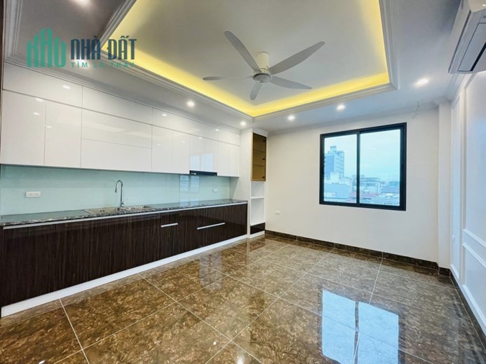 CHÍNH CHỦ BÁN TÒA NHÀ 7 TẦNG Ô TÔ DỪNG ĐỖ. NHÀ CỰC HIẾM TIỆN ÍCH NGẬP TRÀN