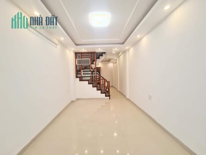 Bán nhà LK Minh Khai 35/40m, 5T, ngõ thông, gần phố, tiện ích ngập tràn, chỉ 3.9 tỷ