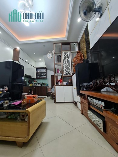 Bán nhà 169 Hoàng Mai, gần 254 Minh Khai, 30m, 5T cách oto 20m, nhà đẹp, chỉ 3.6 tỷ