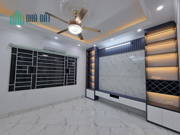 CHÍNH CHỦ CẦN BÁN NHÀ GẦN Time City 5 TẦNG ÔTÔ ĐẬU CỬA NHÀ - LÔ GÓC 2 MẶT ĐỀU LÀ NGÕ DT: 45M2 4 NGỦ