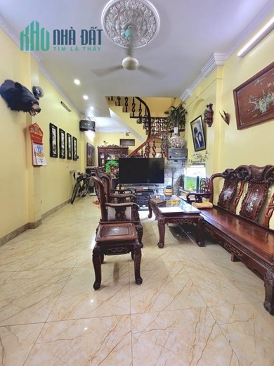 Bán nhà ngõ 191 Minh Khai, HBT 39m, 4T oto vào nhà, dân xây, 3 thoáng, kinh doanh online.