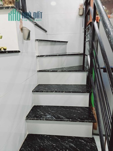 Lũy Bãn Bích – DT sàn 80m2 – 4 tầng – giá nhỉnh 2 tỷ.