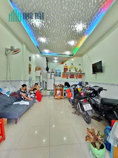 Cần bán gấp nhà 2 tầng 81m2 Hòa Bình Tân Phú chỉ 5,1 tỷ còn thương lượng.