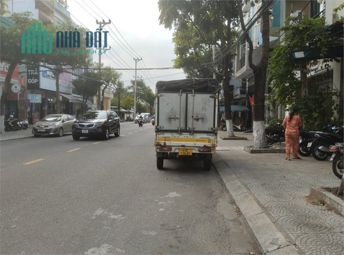 Chính chủ đi định cư nước ngoài nhượng lại cho người có duyên căn biệt thự 3 tầng Lô góc 2 mặt tiền
