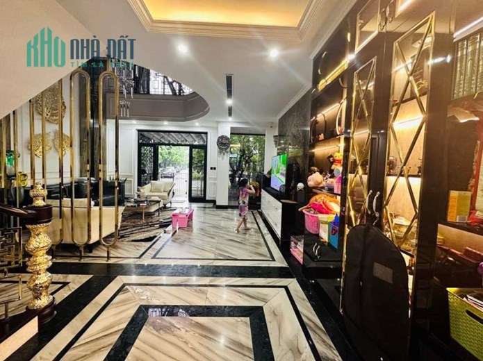 Tôi bán Gấp Lô GÓC KĐT Văn Phú gần trường Marie Curie 130m2 chỉ 15.89 tỷ. LH 0989.62.6116